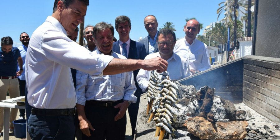 Pedro Sánchez visita nuestras playas en un encuentro con el sector